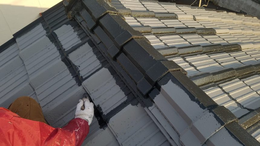 セメント瓦屋根 中塗り