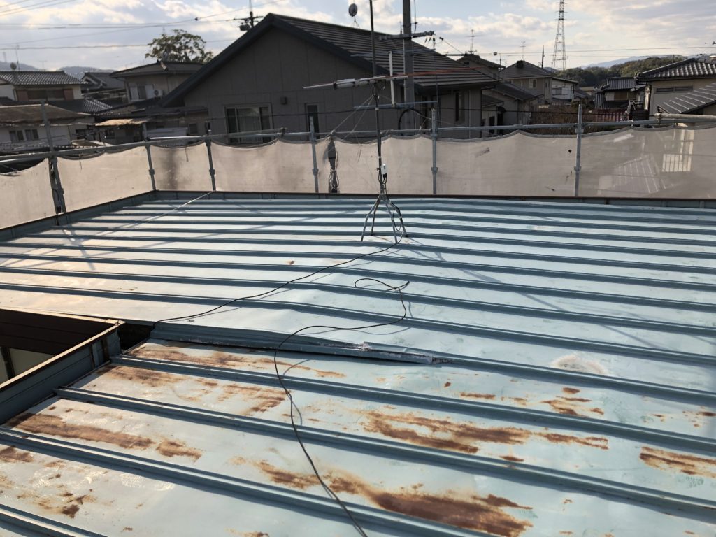瓦棒鋼板屋根　発錆状況